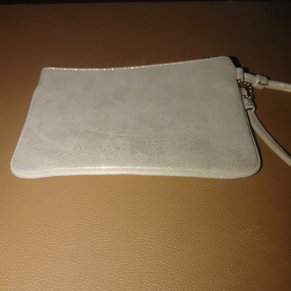 Coach Small Wristlet Pouch In Shimmering Pearl White Leather Hardware Zipper - Picture 6 of 7